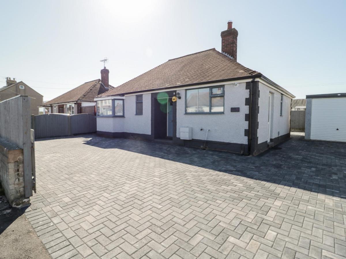 Seaside Retreat Villa Prestatyn Exterior photo